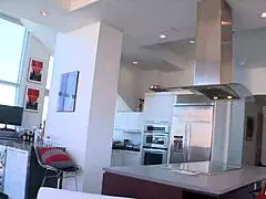 Mommy reveals camel toe