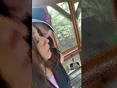 Nejlepší POV lesní šukání a polykání sperma od zralý krásky Candi Annie