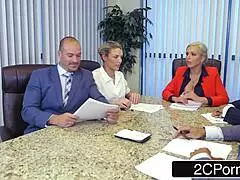 I shut that loudmouth employee up with my face-sitting and desk ride