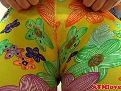 Glamcore gaping milf plays with kinky toys