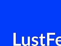 Amateur milf pleases huge dick - Tina Kay 😍