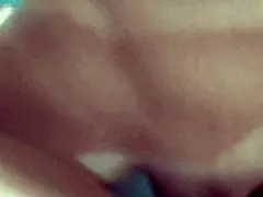 casada madura tirando a virgindade do novinho e fica gemendo de prazer vendo ele encher sua buceta de porra