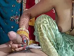 सादी में जा रही थी देवर ने लंड दिखा कर चुम्मा ले लिया साफ हिंदी आवाज में देखो