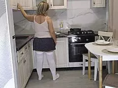 Milf stanca implora scopata intensa nel culo