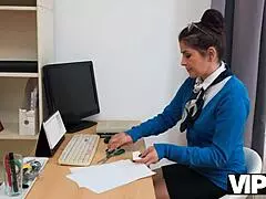 i love fucking nerdy girls hard and deep