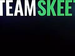 Joeyův obrovský čurák mi natáhne útlý pas tak dobře 😍