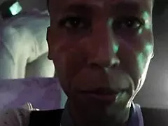 このムラッと美女に金渡して密室ロック！美女密室