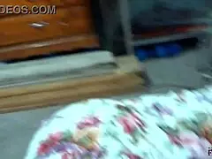 Ay que rico se siente por el culo por favor no se lo digas a mi marido soy una puta y me encanta por el hoyo equivocado 😈