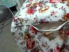 Ay que rico se siente por el culo por favor no se lo digas a mi marido soy una puta y me encanta por el hoyo equivocado 😈