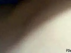 Ay que rico se siente por el culo por favor no se lo digas a mi marido soy una puta y me encanta por el hoyo equivocado 😈