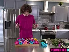 Καλή μέρα θετής μαμάς σεξ με πίπα 18+