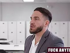 Milf boss lets employee freeuse office