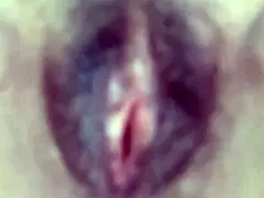 أنا بفخر كسي الشعري الكبير بعد نيك قوي ونزول داخل