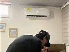 le doy buena compania a mi hermanastro hasta cabalgar su polla