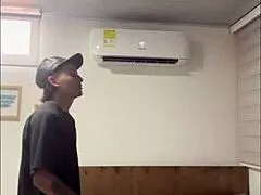 le doy buena compania a mi hermanastro hasta cabalgar su polla