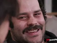 बीवी विशाल काले लंड से थ्रीसम चुदाई लेती पति बड़ी गांड देखे