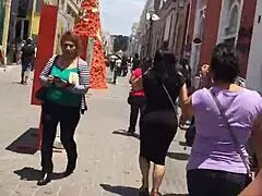 venezuelan milf shakes her huge juicy ass seductively