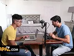 كوغرز طيز كبيرة وبزاز مليانة ميلاني مونرو ومس فيجوال ينيكون أبناء الزوج اللاتينيين بقسوة