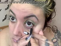 Fetish kitten gets topless for cute makeup and curvy reveal 😻💄🔥