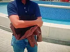 I'm sexy bisexual with huge ass offering money for sex now