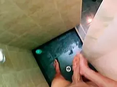 mi madrastra... es la mejor... uff la mas caliente con su squirting en la ducha