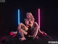 horny milf sarah jessie craves that huge facial blast