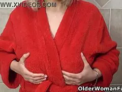 yo this curvy old lady goldie is getting all hot and horny in the bathroom