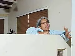 ay dios mio mi hermanastro me hace compania en casa mientras mi marido trabaja y me penetra tan rico!