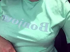 격리된 아내 차 안에서 보지 항문 손가락질