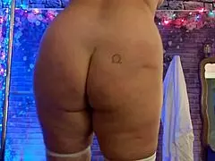 Redhead hotwife steffi bunny dances dirty over her shaved pussy tease