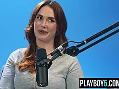 watch this hairy chubby bbw siri finger her wet beaver to orgasm