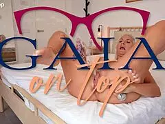 damn that milf neighbor gapes her ass in bikini and gulps piss