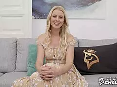 Lynna Nilsson entrevista e depois tira a roupa pro touro negro no desafio