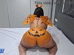 damn, my stepsis's huge latina ass kept me up all night on halloween