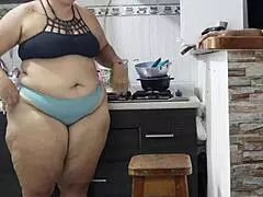 increible follada en la cocina de mi vecina bbw con tetas enormes 😍🍑💦