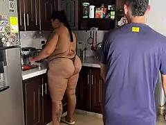 Madrastra Fucks Huge Cock Doggystyle At Work, Big Tits Bounce!