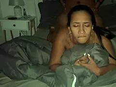 Matrigna Leyne Rodriguez divide letto col figliastro e si fa scopare forte.