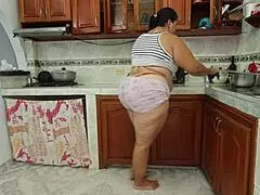 Colombian BBW Milf Begs to Fuck in Kitchen on Big Cock