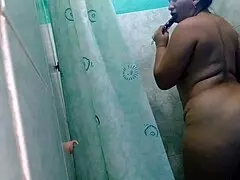 😏 llego del trabajo, me di un rico baño y me masturbé mi coño grande hasta el orgasmo 🔥💦