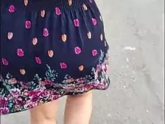 what's this latina madura seeking out on the street?