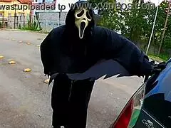 יופי, הגוף השמן BBW של לינדה מקבל מכות חזקות מהפולש של חג ההלווין