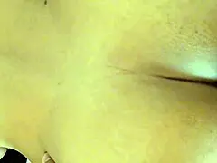 Madre soltera ofrece su culo por ayuda economica antes que llegue su hijo del colegio