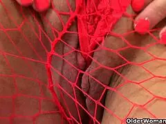 Watch british milf sam demolish her clit with massive vibrator now!