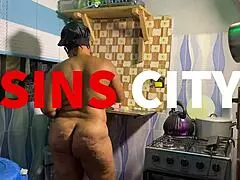i bent my ebony stepmom over kitchen counter for quick anal