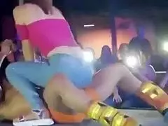 ecuador's la orquidea meme hides massive milf ass jiggle