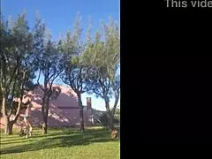 madrasta de biquini no jardim mostra lingerie nova pro enteado flashin panties voyeur slutty homemade beach style