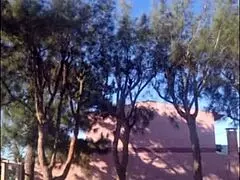 madrasta de biquini no jardim mostra lingerie nova pro enteado flashin panties voyeur slutty homemade beach style