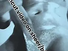 Quick peek at muscular bodybuilder's oily monster cock jerk-off in black and white 🔥🍆⚫⚪