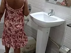 hey stepmom caught bathing so i grab her for rough fuck