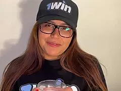 gym bitch milf latina sucks monster cock for protein cumshot creampie